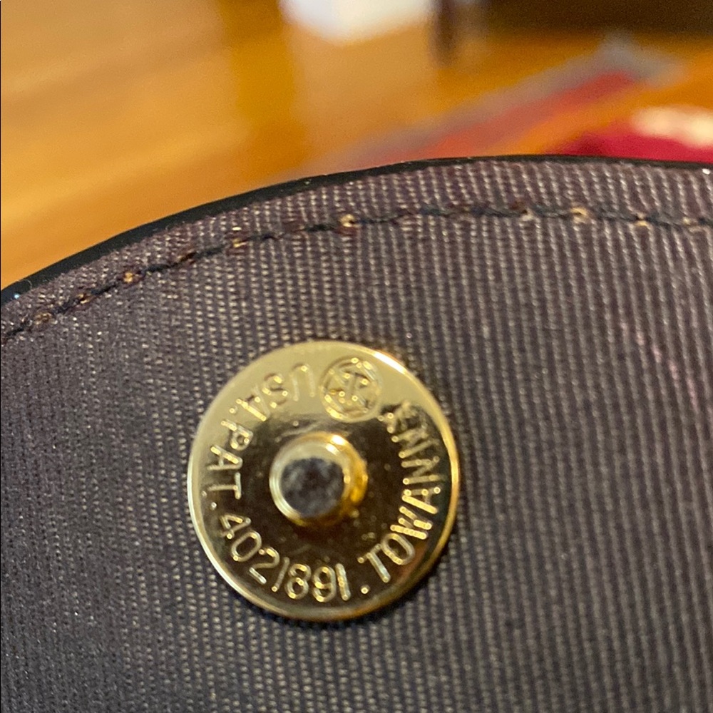 Chic Vintage Black patent leather Mini Bag with Gold Twisted Handle 1960’s - Picture 7 of 10